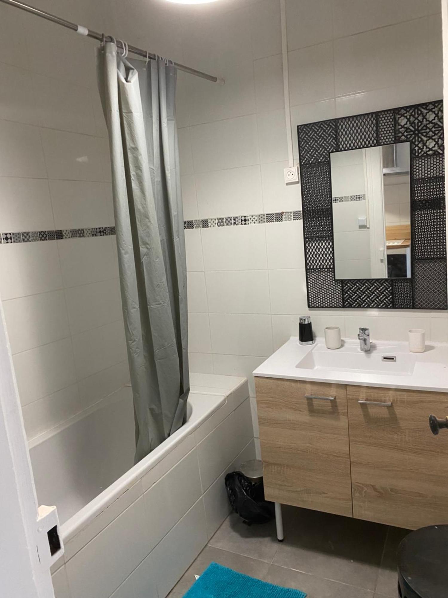 Equipe A 50 Metre De La Gare Et 10 Mn Des Apartment Sete